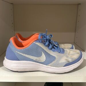 Nike Revolution 3 Sneakers